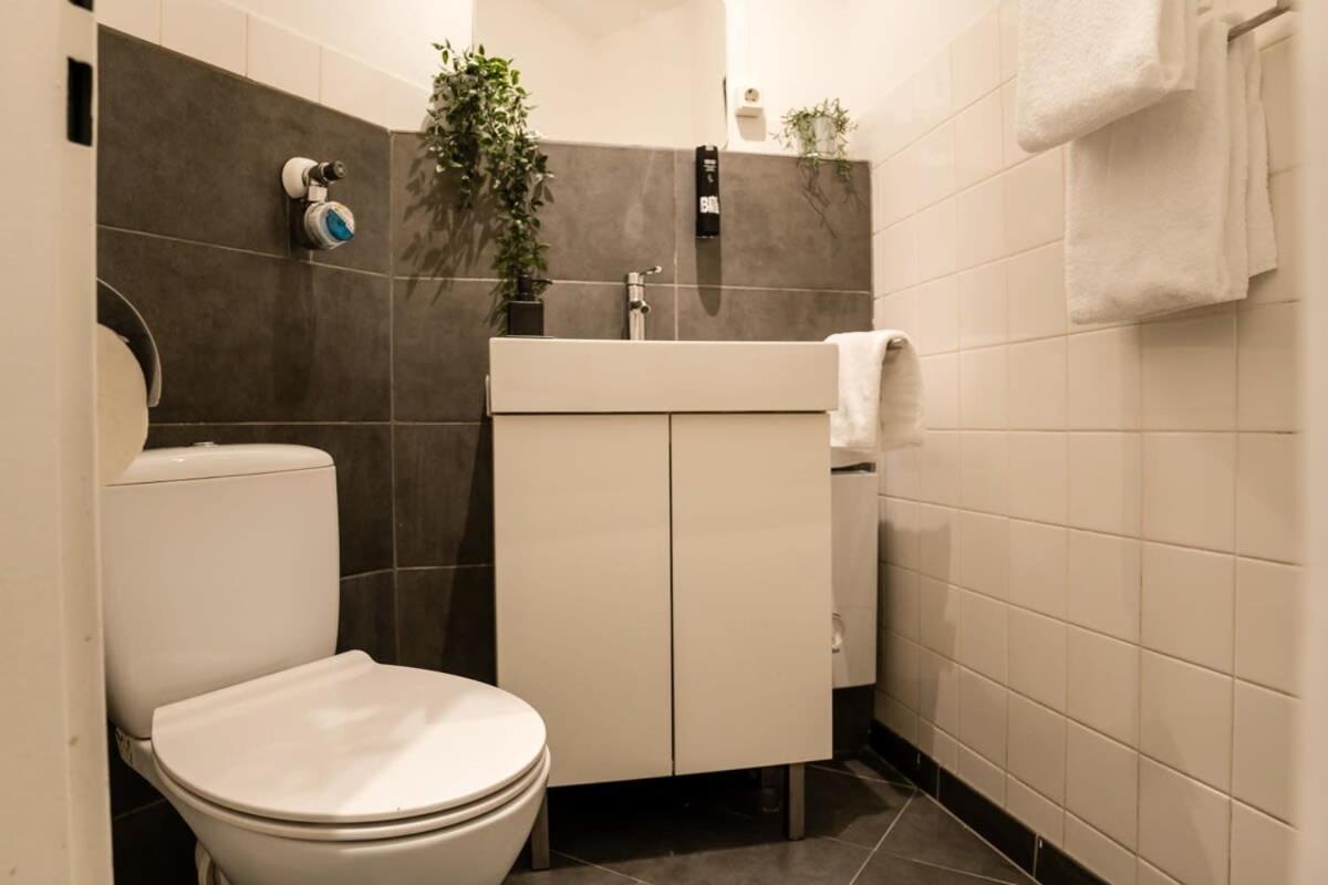 Industrial Loft In Berlin Mitte Apartment Exterior foto
